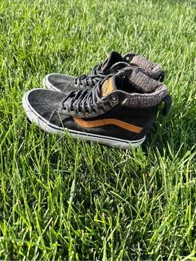 Vans Sk8-Hi Black Suede High Top Sneakers Women’s 6 / Men’s 4.5
